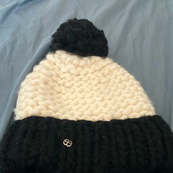 Kate Spade: NWT Black & White Knit Colorblock Beanie- Hat- 100% Wool- One Size